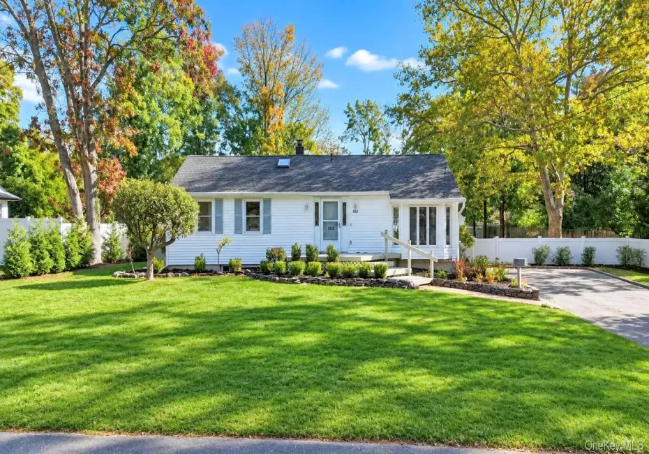 153 Juniper Avenue, Smithtown, NY, 3 Bedrooms Bedrooms, 6 Rooms Rooms,2 BathroomsBathrooms,Residential,For Rent,Juniper,0,1053050 153 Juniper Avenue, Smithtown, NY, 3 Bedrooms Bedrooms, 6 Rooms Rooms,2 BathroomsBathrooms,Residential,For Rent,Juniper,0,1053050