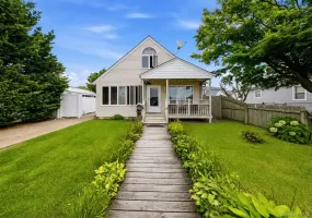 95 Riviera Drive, Babylon, NY, 3 Bedrooms Bedrooms, 4 Rooms Rooms,1 BathroomBathrooms,Residential,For Rent,Riviera,0,1064925 95 Riviera Drive, Babylon, NY, 3 Bedrooms Bedrooms, 4 Rooms Rooms,1 BathroomBathrooms,Residential,For Rent,Riviera,0,1064925