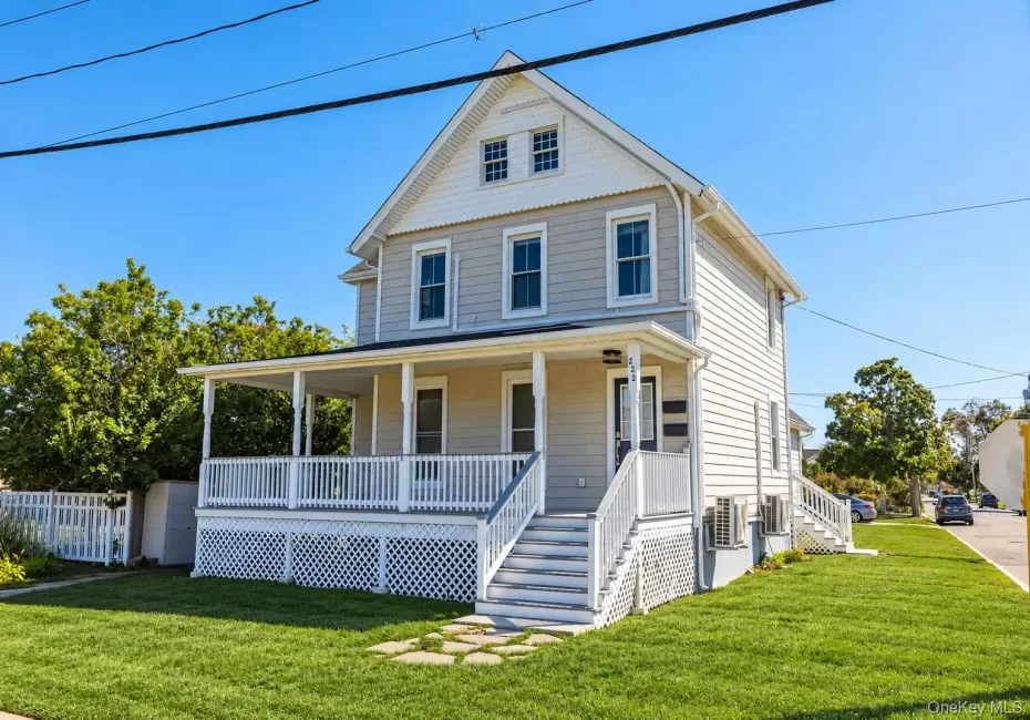 222 Cedar Lane, Babylon, NY, 2 Bedrooms Bedrooms, 5 Rooms Rooms,1 BathroomBathrooms,Residential Lease,For Rent,Cedar,0,1065276 222 Cedar Lane, Babylon, NY, 2 Bedrooms Bedrooms, 5 Rooms Rooms,1 BathroomBathrooms,Residential Lease,For Rent,Cedar,0,1065276