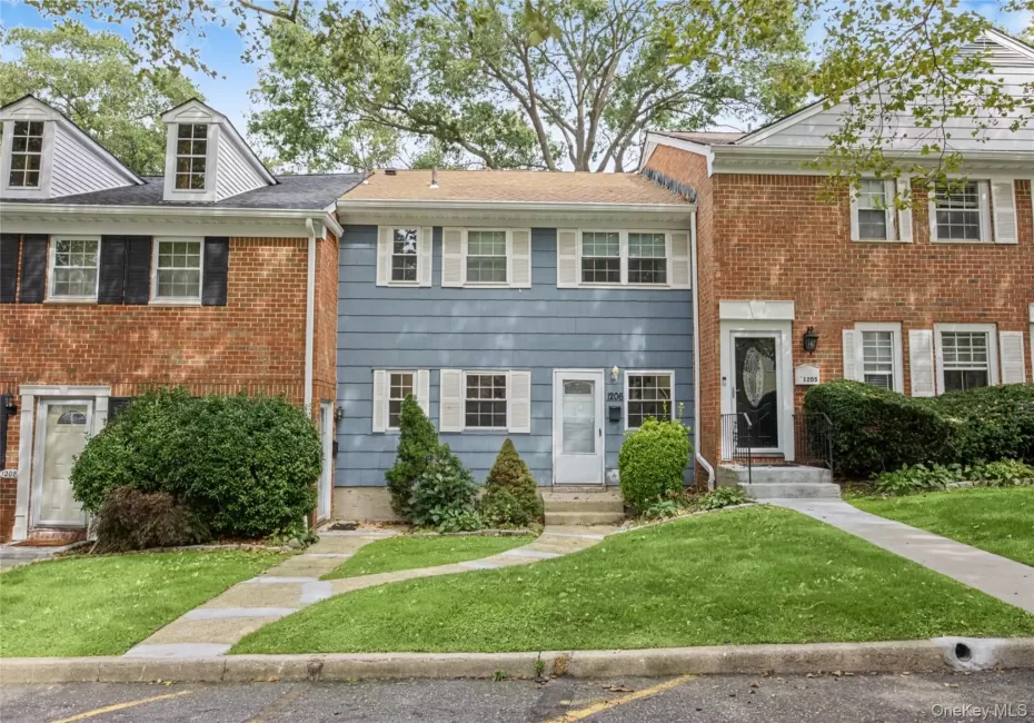 1206 Towne House Village, Islip, NY, 1 Bedroom Bedrooms, 4 Rooms Rooms,1 BathroomBathrooms,Residential,For Rent,Towne House,0,1064981 1206 Towne House Village, Islip, NY, 1 Bedroom Bedrooms, 4 Rooms Rooms,1 BathroomBathrooms,Residential,For Rent,Towne House,0,1064981