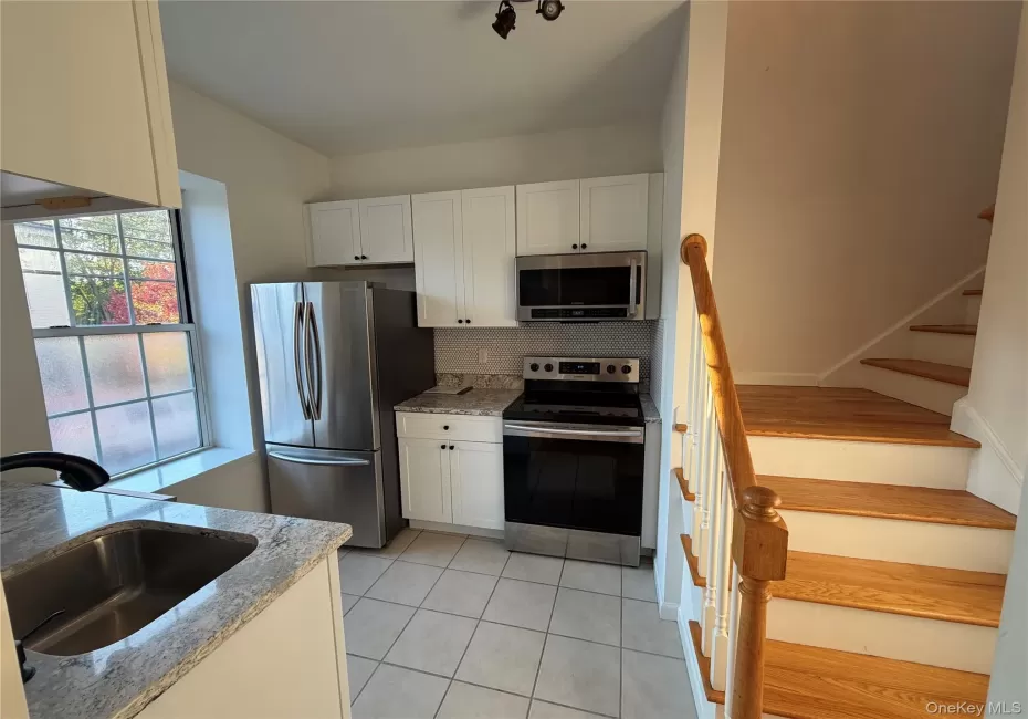 10 Clover Street, Poughkeepsie, NY, 3 Bedrooms Bedrooms, 5 Rooms Rooms,1 BathroomBathrooms,Residential Lease,For Rent,Clover,0,1066162 10 Clover Street, Poughkeepsie, NY, 3 Bedrooms Bedrooms, 5 Rooms Rooms,1 BathroomBathrooms,Residential Lease,For Rent,Clover,0,1066162