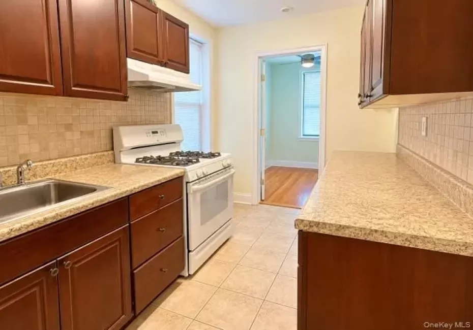 149-05 79th Avenue, New York, NY, 1 Bedroom Bedrooms, 5 Rooms Rooms,1 BathroomBathrooms,Residential,For Rent,79th,0,1066058 149-05 79th Avenue, New York, NY, 1 Bedroom Bedrooms, 5 Rooms Rooms,1 BathroomBathrooms,Residential,For Rent,79th,0,1066058