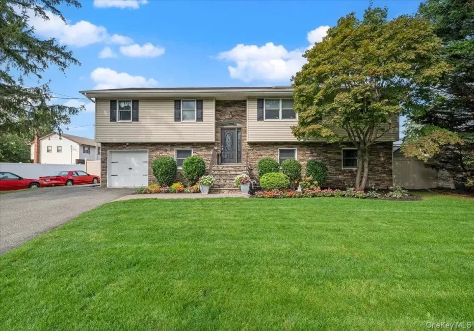 14 Sycamore Avenue, Oyster Bay, NY, 4 Bedrooms Bedrooms, 10 Rooms Rooms,3 BathroomsBathrooms,Residential Lease,For Rent,Sycamore,0,1063147 14 Sycamore Avenue, Oyster Bay, NY, 4 Bedrooms Bedrooms, 10 Rooms Rooms,3 BathroomsBathrooms,Residential Lease,For Rent,Sycamore,0,1063147