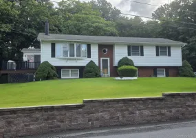 7 Townsend Place, Chester Town, NY, 3 Bedrooms Bedrooms, 9 Rooms Rooms,2 BathroomsBathrooms,Residential,For Rent,Townsend,0,1045305 7 Townsend Place, Chester Town, NY, 3 Bedrooms Bedrooms, 9 Rooms Rooms,2 BathroomsBathrooms,Residential,For Rent,Townsend,0,1045305
