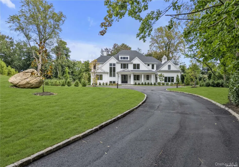 38 Cow Neck Road 38 Cow Neck Road