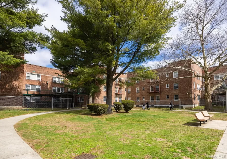 69-12 140th Street, New York, NY, 1 Bedroom Bedrooms, 5 Rooms Rooms,1 BathroomBathrooms,Residential,For Rent,140th,0,KEY977727 69-12 140th Street, New York, NY, 1 Bedroom Bedrooms, 5 Rooms Rooms,1 BathroomBathrooms,Residential,For Rent,140th,0,KEY977727