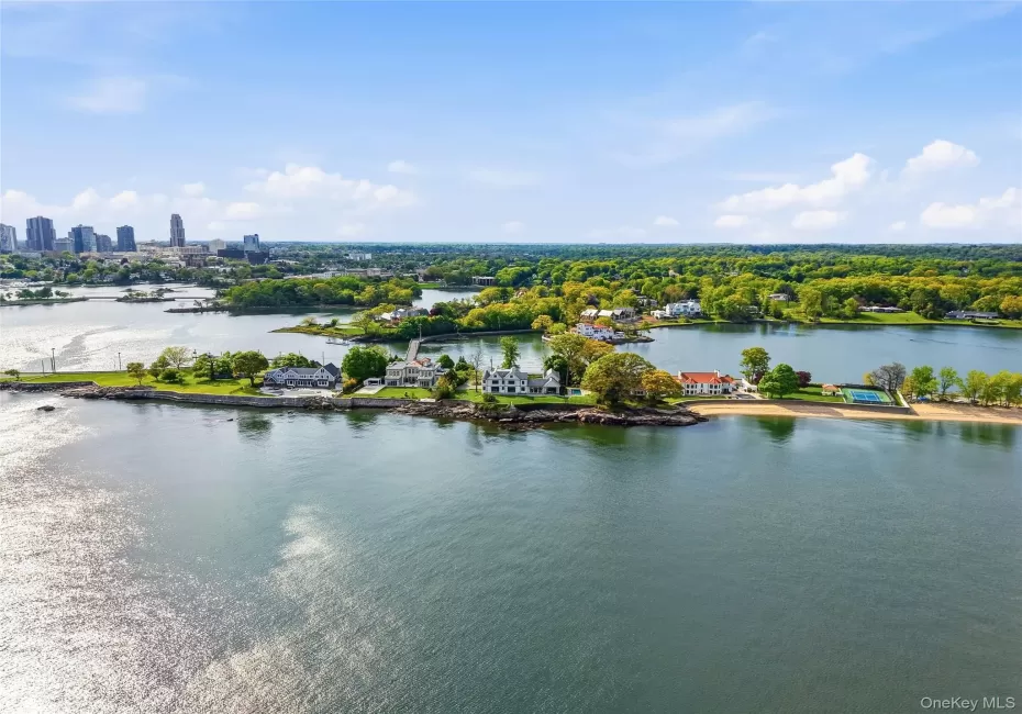 104 Premium Point Road, Mamaroneck, NY, 8 Bedrooms Bedrooms, 20 Rooms Rooms,10 BathroomsBathrooms,Residential,For Rent,Premium Point,0,H6292361 104 Premium Point Road, Mamaroneck, NY, 8 Bedrooms Bedrooms, 20 Rooms Rooms,10 BathroomsBathrooms,Residential,For Rent,Premium Point,0,H6292361