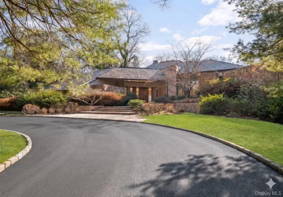 101 Wheatley Road, North Hempstead, NY, 6 Bedrooms Bedrooms, 15 Rooms Rooms,6 BathroomsBathrooms,Residential,For Rent,Wheatley,0,KEY949378 101 Wheatley Road, North Hempstead, NY, 6 Bedrooms Bedrooms, 15 Rooms Rooms,6 BathroomsBathrooms,Residential,For Rent,Wheatley,0,KEY949378