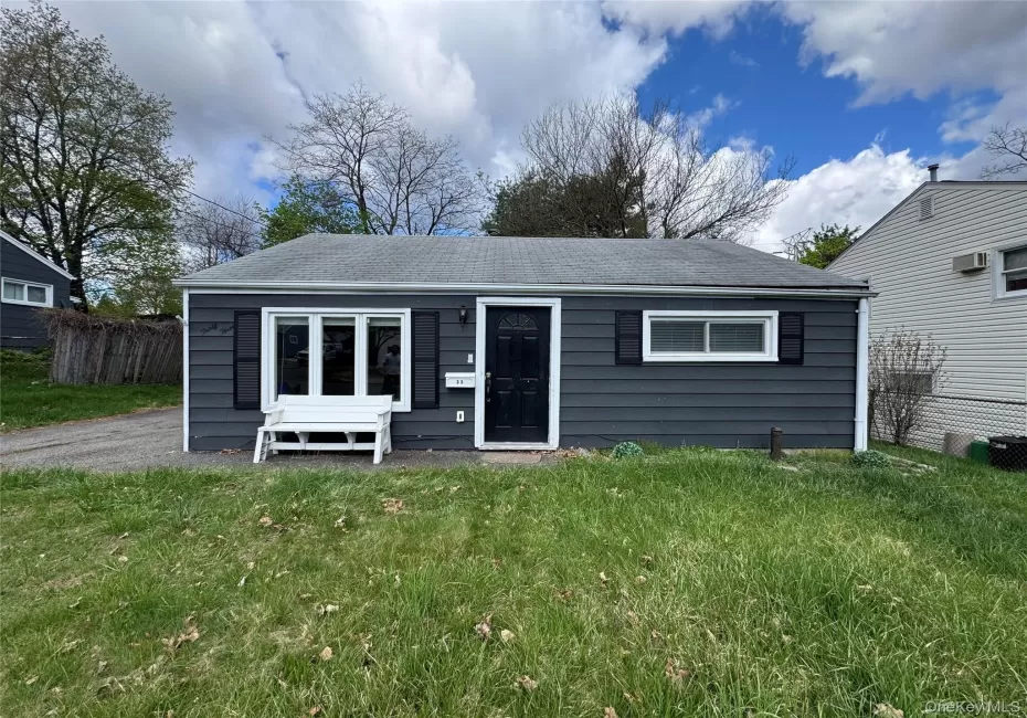 33 Hurd Avenue, Haverstraw, NY, 2 Bedrooms Bedrooms, 5 Rooms Rooms,1 BathroomBathrooms,Residential,For Rent,Hurd,0,988925 33 Hurd Avenue, Haverstraw, NY, 2 Bedrooms Bedrooms, 5 Rooms Rooms,1 BathroomBathrooms,Residential,For Rent,Hurd,0,988925