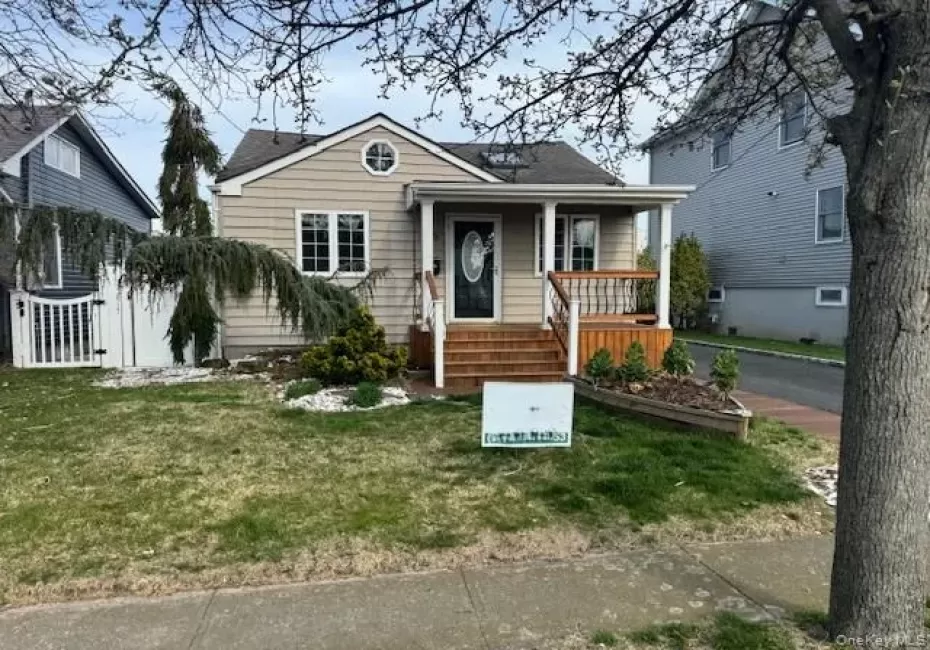 75 Bay Drive, Babylon, NY, 2 Bedrooms Bedrooms, 5 Rooms Rooms,1 BathroomBathrooms,Residential,For Rent,Bay,0,KEY989376 75 Bay Drive, Babylon, NY, 2 Bedrooms Bedrooms, 5 Rooms Rooms,1 BathroomBathrooms,Residential,For Rent,Bay,0,KEY989376