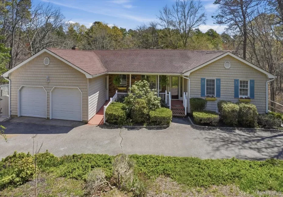 18 Beaver Lane, Southampton, NY, 4 Bedrooms Bedrooms, 9 Rooms Rooms,4 BathroomsBathrooms,Residential,For Rent,Beaver,0,997616 18 Beaver Lane, Southampton, NY, 4 Bedrooms Bedrooms, 9 Rooms Rooms,4 BathroomsBathrooms,Residential,For Rent,Beaver,0,997616