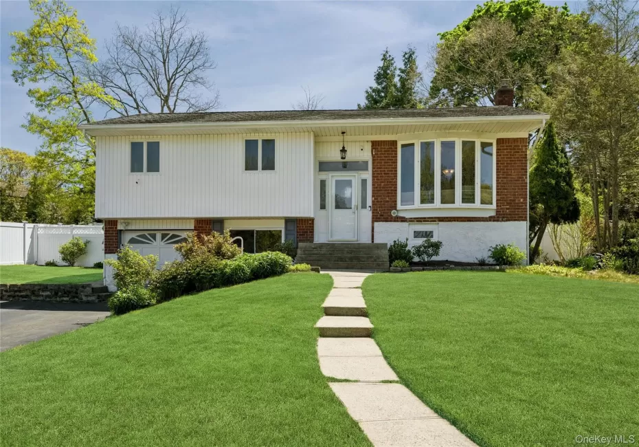 115 Morewood Drive, Smithtown, NY, 4 Bedrooms Bedrooms, 8 Rooms Rooms,2 BathroomsBathrooms,Residential,For Rent,Morewood,0,997755 115 Morewood Drive, Smithtown, NY, 4 Bedrooms Bedrooms, 8 Rooms Rooms,2 BathroomsBathrooms,Residential,For Rent,Morewood,0,997755