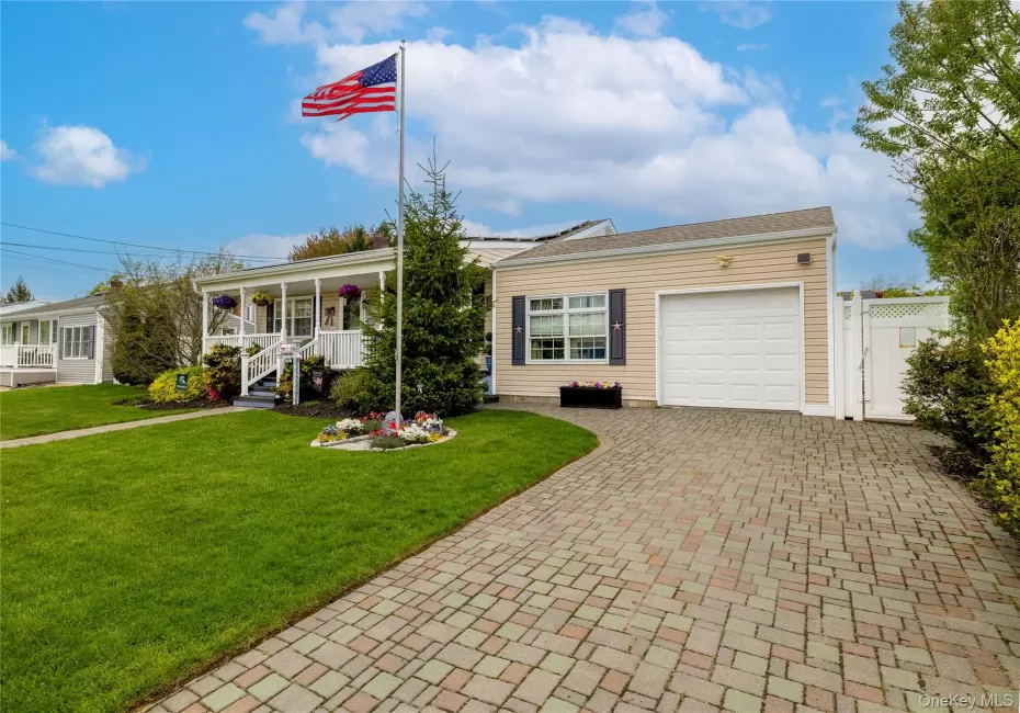 851 Elmwood Road, West Babylon, NY, 3 Bedrooms Bedrooms, 8 Rooms Rooms,2 BathroomsBathrooms,Residential,For Rent,Elmwood,0,KEY998292 851 Elmwood Road, West Babylon, NY, 3 Bedrooms Bedrooms, 8 Rooms Rooms,2 BathroomsBathrooms,Residential,For Rent,Elmwood,0,KEY998292