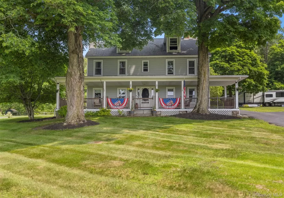 Welcome to 421 Orchard Drive in Wallkill! Welcome to 421 Orchard Drive in Wallkill!