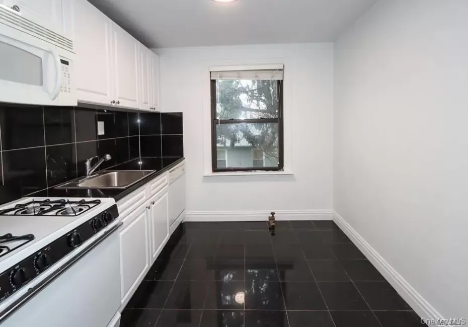 14 Beach Road, North Hempstead, NY, 2 Bedrooms Bedrooms, 4 Rooms Rooms,1 BathroomBathrooms,Residential Lease,For Rent,Beach,0,KEY999039 14 Beach Road, North Hempstead, NY, 2 Bedrooms Bedrooms, 4 Rooms Rooms,1 BathroomBathrooms,Residential Lease,For Rent,Beach,0,KEY999039