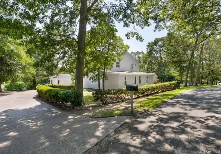Tremendous opportunities in this over 3200 sq ft house Tremendous opportunities in this over 3200 sq ft house