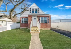 8 Rockaway Avenue, North Hempstead, NY, 4 Bedrooms Bedrooms, 9 Rooms Rooms,2 BathroomsBathrooms,Residential,For Rent,Rockaway,0,KEY951941 8 Rockaway Avenue, North Hempstead, NY, 4 Bedrooms Bedrooms, 9 Rooms Rooms,2 BathroomsBathrooms,Residential,For Rent,Rockaway,0,KEY951941