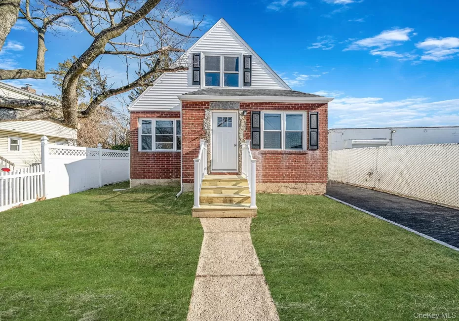 8 Rockaway Avenue, North Hempstead, NY, 4 Bedrooms Bedrooms, 9 Rooms Rooms,2 BathroomsBathrooms,Residential,For Rent,Rockaway,0,KEY951941 8 Rockaway Avenue, North Hempstead, NY, 4 Bedrooms Bedrooms, 9 Rooms Rooms,2 BathroomsBathrooms,Residential,For Rent,Rockaway,0,KEY951941