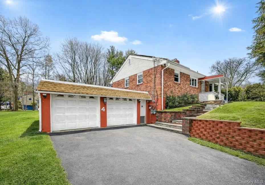 4 Kingsland Drive, Clarkstown, NY, 5 Bedrooms Bedrooms, 9 Rooms Rooms,3 BathroomsBathrooms,Residential,For Rent,Kingsland,0,967664 4 Kingsland Drive, Clarkstown, NY, 5 Bedrooms Bedrooms, 9 Rooms Rooms,3 BathroomsBathrooms,Residential,For Rent,Kingsland,0,967664