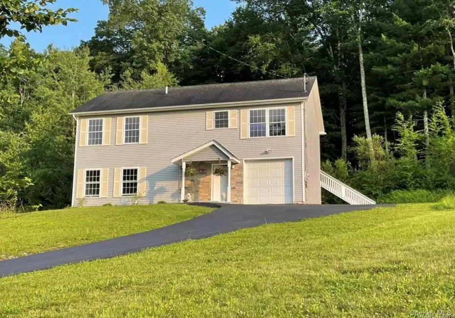 59 Schobl Street, Mount Hope, NY, 3 Bedrooms Bedrooms, 8 Rooms Rooms,2 BathroomsBathrooms,Residential,For Rent,Schobl,0,KEY990526 59 Schobl Street, Mount Hope, NY, 3 Bedrooms Bedrooms, 8 Rooms Rooms,2 BathroomsBathrooms,Residential,For Rent,Schobl,0,KEY990526