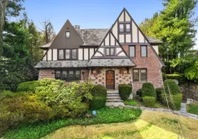 44 Fenimore Road, New Rochelle, NY, 4 Bedrooms Bedrooms, 11 Rooms Rooms,3 BathroomsBathrooms,Residential,For Rent,Fenimore,0,KEY988203 44 Fenimore Road, New Rochelle, NY, 4 Bedrooms Bedrooms, 11 Rooms Rooms,3 BathroomsBathrooms,Residential,For Rent,Fenimore,0,KEY988203
