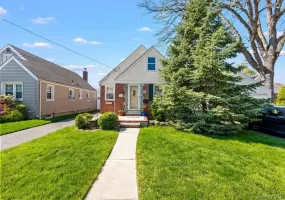 134 Dover Street, Hempstead, NY, 4 Bedrooms Bedrooms, 7 Rooms Rooms,1 BathroomBathrooms,Residential,For Rent,Dover,0,KEY993315 134 Dover Street, Hempstead, NY, 4 Bedrooms Bedrooms, 7 Rooms Rooms,1 BathroomBathrooms,Residential,For Rent,Dover,0,KEY993315