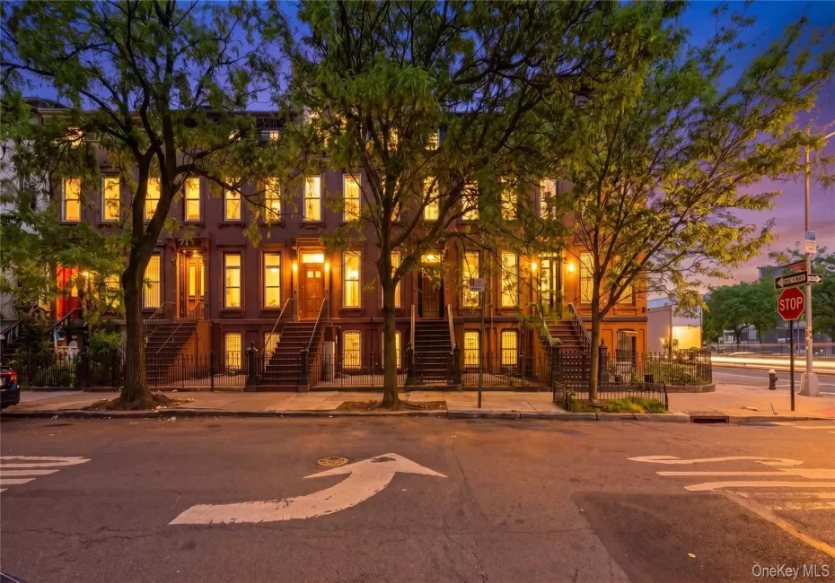 4 Hart Street, New York, NY, ,Residential,For Rent,Hart,0,997580 4 Hart Street, New York, NY, ,Residential,For Rent,Hart,0,997580