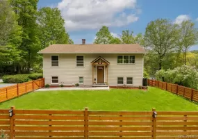 23 Lakeview Drive, Pawling, NY, 4 Bedrooms Bedrooms, 6 Rooms Rooms,2 BathroomsBathrooms,Residential,For Rent,Lakeview,0,997863 23 Lakeview Drive, Pawling, NY, 4 Bedrooms Bedrooms, 6 Rooms Rooms,2 BathroomsBathrooms,Residential,For Rent,Lakeview,0,997863