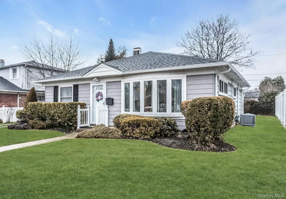 3579 Wyanet Street, Hempstead, NY, 3 Bedrooms Bedrooms, 5 Rooms Rooms,1 BathroomBathrooms,Residential,For Rent,Wyanet,0,962928 3579 Wyanet Street, Hempstead, NY, 3 Bedrooms Bedrooms, 5 Rooms Rooms,1 BathroomBathrooms,Residential,For Rent,Wyanet,0,962928