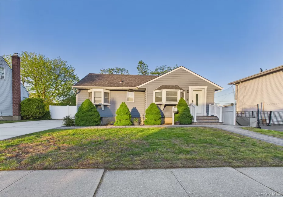 9 Ferndale Drive, Oyster Bay, NY, 3 Bedrooms Bedrooms, 6 Rooms Rooms,2 BathroomsBathrooms,Residential,For Rent,Ferndale,0,999076 9 Ferndale Drive, Oyster Bay, NY, 3 Bedrooms Bedrooms, 6 Rooms Rooms,2 BathroomsBathrooms,Residential,For Rent,Ferndale,0,999076