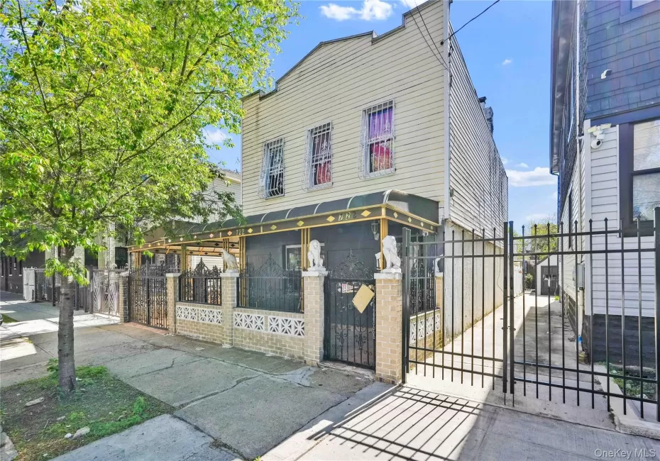 722 Elton Street, New York, NY, 3 Bedrooms Bedrooms, 7 Rooms Rooms,2 BathroomsBathrooms,Residential,For Rent,Elton,0,997913 722 Elton Street, New York, NY, 3 Bedrooms Bedrooms, 7 Rooms Rooms,2 BathroomsBathrooms,Residential,For Rent,Elton,0,997913