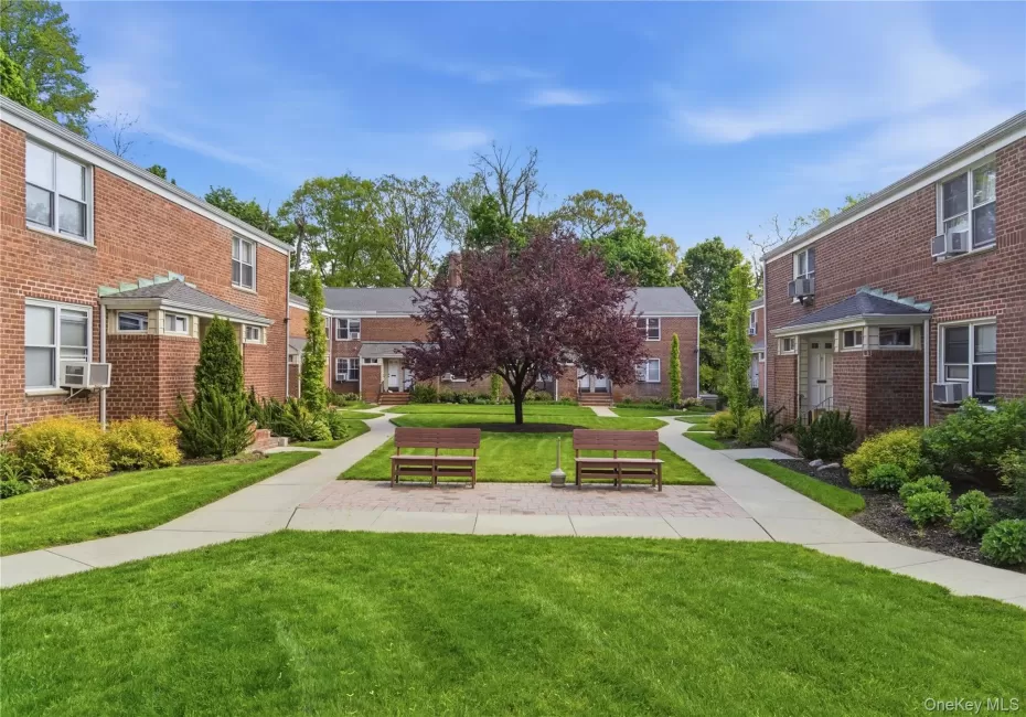83 Edwards Street, North Hempstead, NY, 2 Bedrooms Bedrooms, 5 Rooms Rooms,1 BathroomBathrooms,Residential,For Rent,Edwards,0,999371 83 Edwards Street, North Hempstead, NY, 2 Bedrooms Bedrooms, 5 Rooms Rooms,1 BathroomBathrooms,Residential,For Rent,Edwards,0,999371