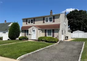 30 Castle Lane, Hempstead, NY, 4 Bedrooms Bedrooms, 8 Rooms Rooms,2 BathroomsBathrooms,Residential Lease,For Rent,Castle,0,000054 30 Castle Lane, Hempstead, NY, 4 Bedrooms Bedrooms, 8 Rooms Rooms,2 BathroomsBathrooms,Residential Lease,For Rent,Castle,0,000054