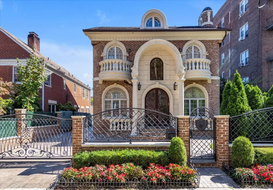 7207 112th Street, New York, NY, 4 Bedrooms Bedrooms, 9 Rooms Rooms,4 BathroomsBathrooms,Residential,For Rent,112th,0,992537 7207 112th Street, New York, NY, 4 Bedrooms Bedrooms, 9 Rooms Rooms,4 BathroomsBathrooms,Residential,For Rent,112th,0,992537