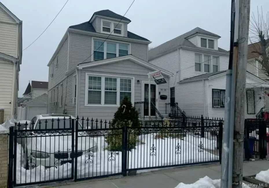 9030 Vanderveer Street, New York, NY, 3 Bedrooms Bedrooms, 6 Rooms Rooms,3 BathroomsBathrooms,Residential,For Rent,Vanderveer,0,984901 9030 Vanderveer Street, New York, NY, 3 Bedrooms Bedrooms, 6 Rooms Rooms,3 BathroomsBathrooms,Residential,For Rent,Vanderveer,0,984901