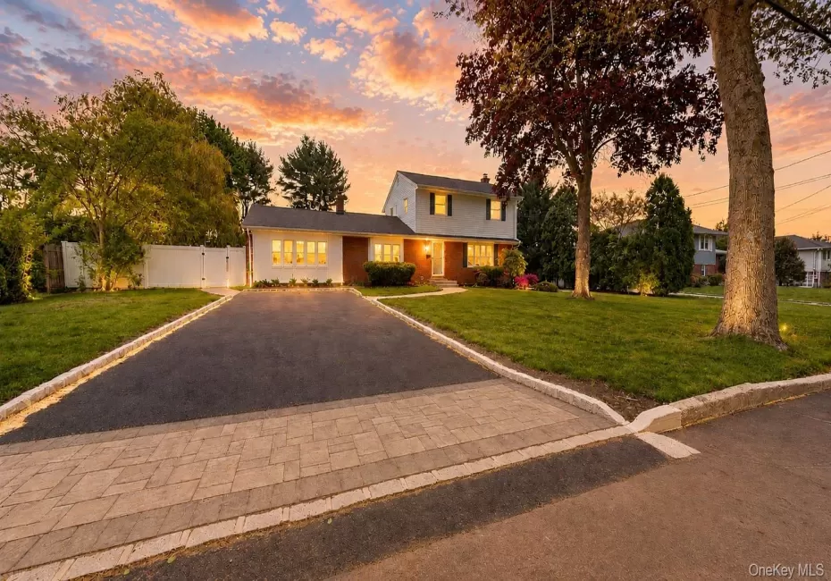 30 Sarina Drive, Huntington, NY, 4 Bedrooms Bedrooms, 12 Rooms Rooms,3 BathroomsBathrooms,Residential,For Rent,Sarina,0,999466 30 Sarina Drive, Huntington, NY, 4 Bedrooms Bedrooms, 12 Rooms Rooms,3 BathroomsBathrooms,Residential,For Rent,Sarina,0,999466