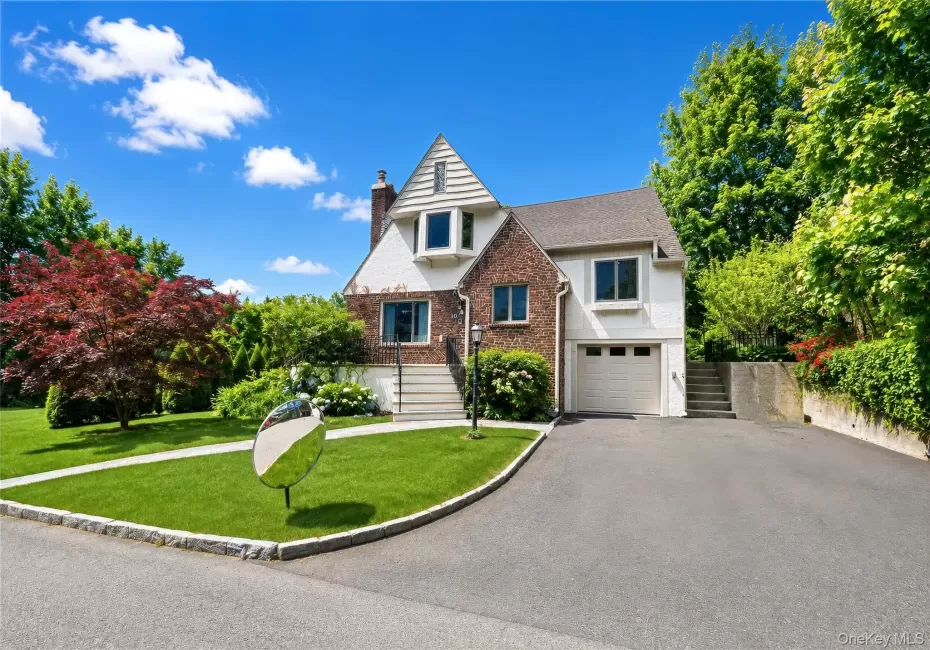 10 Cherry Avenue, New Rochelle, NY, 4 Bedrooms Bedrooms, 8 Rooms Rooms,2 BathroomsBathrooms,Residential,For Rent,Cherry,0,962238 10 Cherry Avenue, New Rochelle, NY, 4 Bedrooms Bedrooms, 8 Rooms Rooms,2 BathroomsBathrooms,Residential,For Rent,Cherry,0,962238