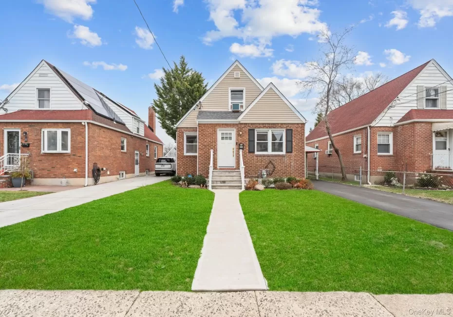 20 Dewitt Street, Hempstead, NY, 4 Bedrooms Bedrooms, 9 Rooms Rooms,2 BathroomsBathrooms,Residential,For Rent,Dewitt,0,000110 20 Dewitt Street, Hempstead, NY, 4 Bedrooms Bedrooms, 9 Rooms Rooms,2 BathroomsBathrooms,Residential,For Rent,Dewitt,0,000110