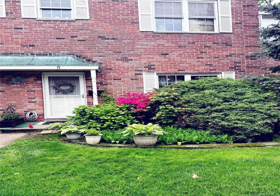 930 Merrick Rd, Hempstead, NY, 3 Bedrooms Bedrooms, 6 Rooms Rooms,1 BathroomBathrooms,Residential,For Rent,Merrick Rd,0,1000223 930 Merrick Rd, Hempstead, NY, 3 Bedrooms Bedrooms, 6 Rooms Rooms,1 BathroomBathrooms,Residential,For Rent,Merrick Rd,0,1000223