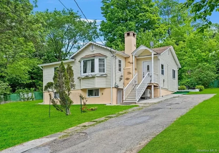 7 Crestwood Trail, Monroe, NY, 3 Bedrooms Bedrooms, 5 Rooms Rooms,1 BathroomBathrooms,Residential,For Rent,Crestwood,0,1000218 7 Crestwood Trail, Monroe, NY, 3 Bedrooms Bedrooms, 5 Rooms Rooms,1 BathroomBathrooms,Residential,For Rent,Crestwood,0,1000218