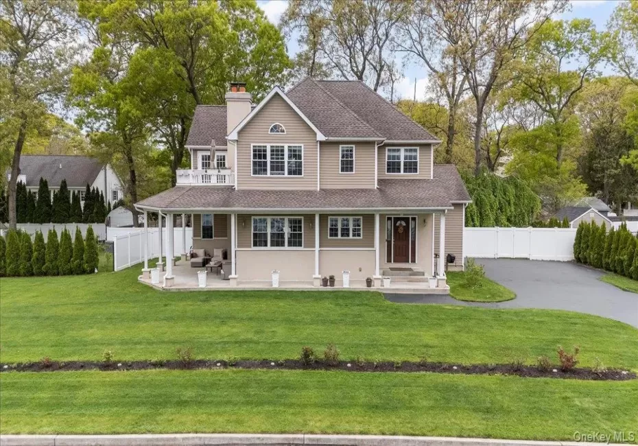 Custom built Colonial 3 br, 3 bathroom, att 2 car garage, full basement high ceilings, wrp around porch Custom built Colonial 3 br, 3 bathroom, att 2 car garage, full basement high ceilings, wrp around porch