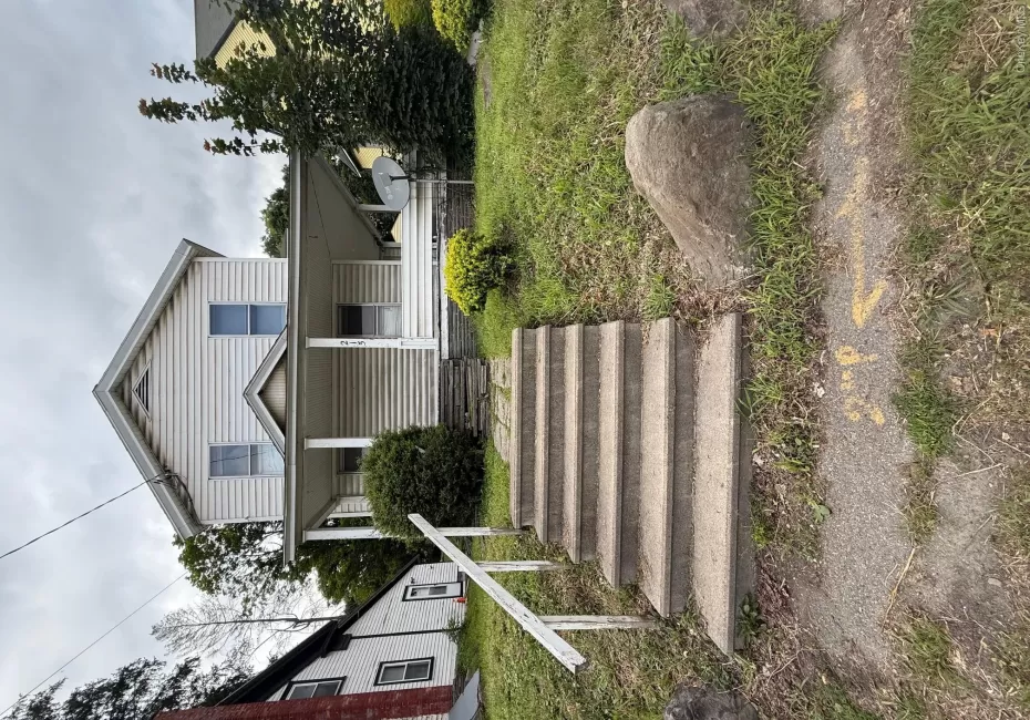 View of front facade featuring a porch View of front facade featuring a porch
