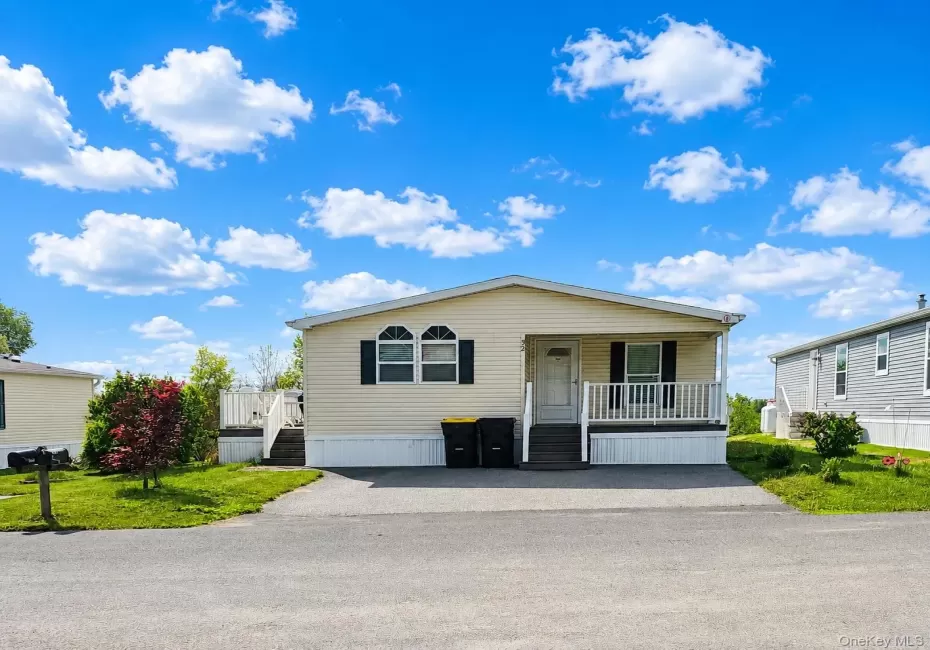 32 Hidden Valley Drive, Middletown, NY, 2 Bedrooms Bedrooms, 5 Rooms Rooms,2 BathroomsBathrooms,Residential,For Rent,Hidden Valley,0,KEY1000657 32 Hidden Valley Drive, Middletown, NY, 2 Bedrooms Bedrooms, 5 Rooms Rooms,2 BathroomsBathrooms,Residential,For Rent,Hidden Valley,0,KEY1000657