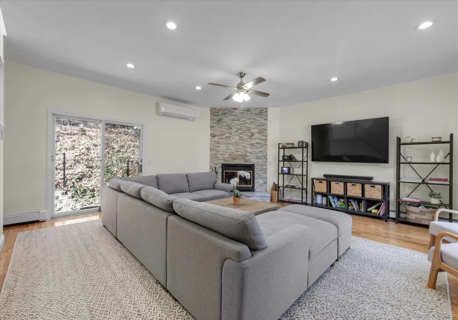 147 Waterside Avenue, Huntington, NY, 3 Bedrooms Bedrooms, 7 Rooms Rooms,2 BathroomsBathrooms,Residential,For Rent,Waterside,0,1000434 147 Waterside Avenue, Huntington, NY, 3 Bedrooms Bedrooms, 7 Rooms Rooms,2 BathroomsBathrooms,Residential,For Rent,Waterside,0,1000434