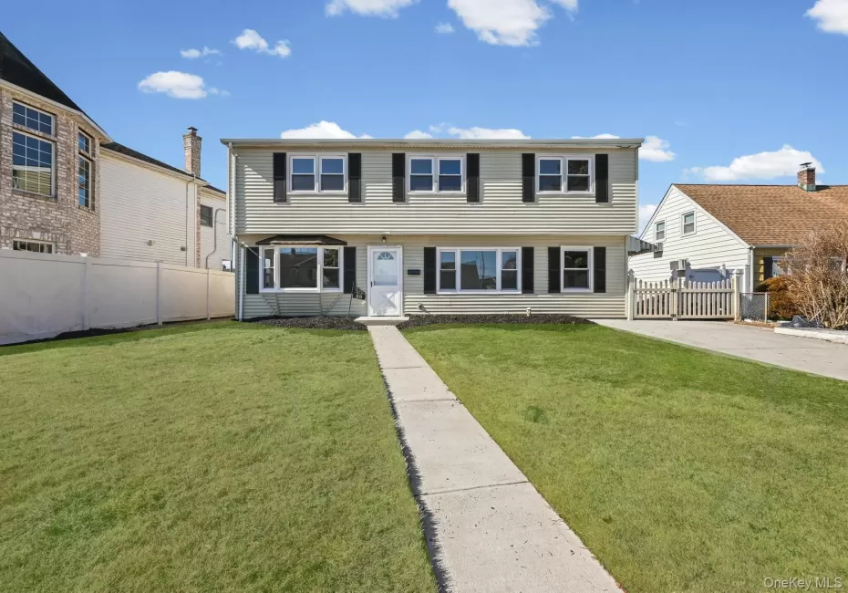 28 Candle Lane, Hempstead, NY, 7 Bedrooms Bedrooms, 10 Rooms Rooms,2 BathroomsBathrooms,Residential,For Rent,Candle,0,1000535 28 Candle Lane, Hempstead, NY, 7 Bedrooms Bedrooms, 10 Rooms Rooms,2 BathroomsBathrooms,Residential,For Rent,Candle,0,1000535