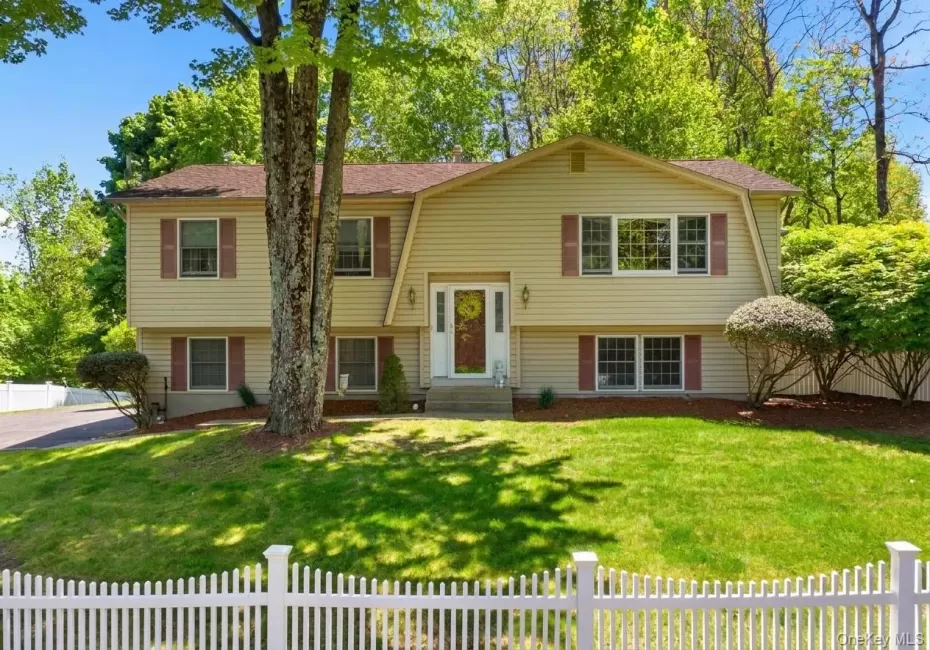 10 Sabin Drive, Ramapo, NY, 4 Bedrooms Bedrooms, 11 Rooms Rooms,2 BathroomsBathrooms,Residential,For Rent,Sabin,0,996084 10 Sabin Drive, Ramapo, NY, 4 Bedrooms Bedrooms, 11 Rooms Rooms,2 BathroomsBathrooms,Residential,For Rent,Sabin,0,996084