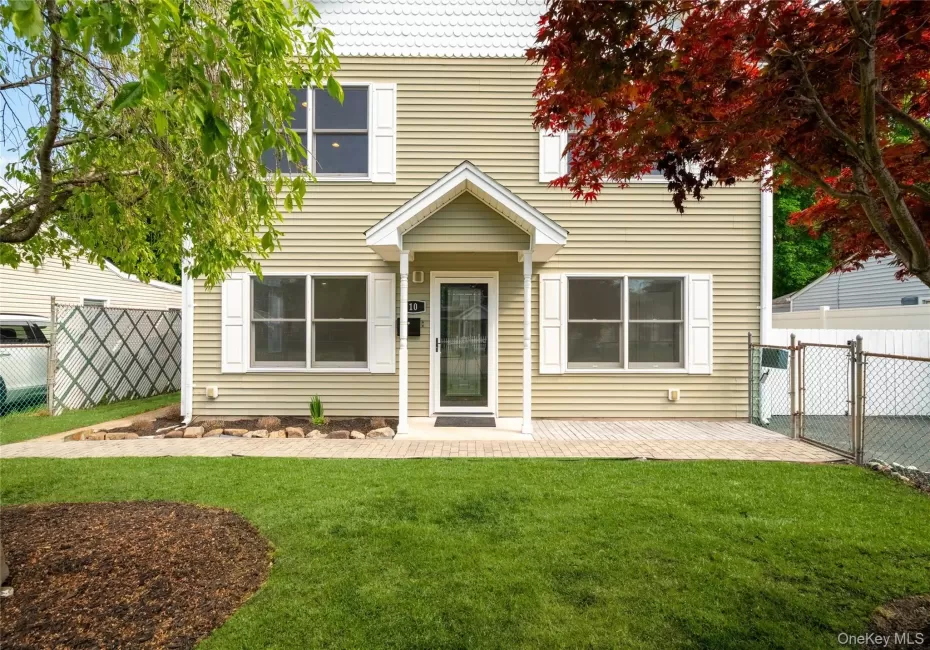 Home is located on a cul-de-sac Home is located on a cul-de-sac