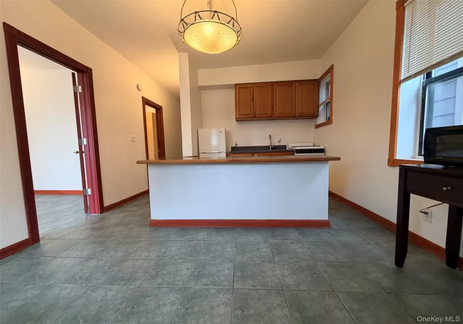 90 Main Street, North Hempstead, NY, 2 Bedrooms Bedrooms, 5 Rooms Rooms,1 BathroomBathrooms,Residential Lease,For Rent,Main,0,KEY1000833 90 Main Street, North Hempstead, NY, 2 Bedrooms Bedrooms, 5 Rooms Rooms,1 BathroomBathrooms,Residential Lease,For Rent,Main,0,KEY1000833