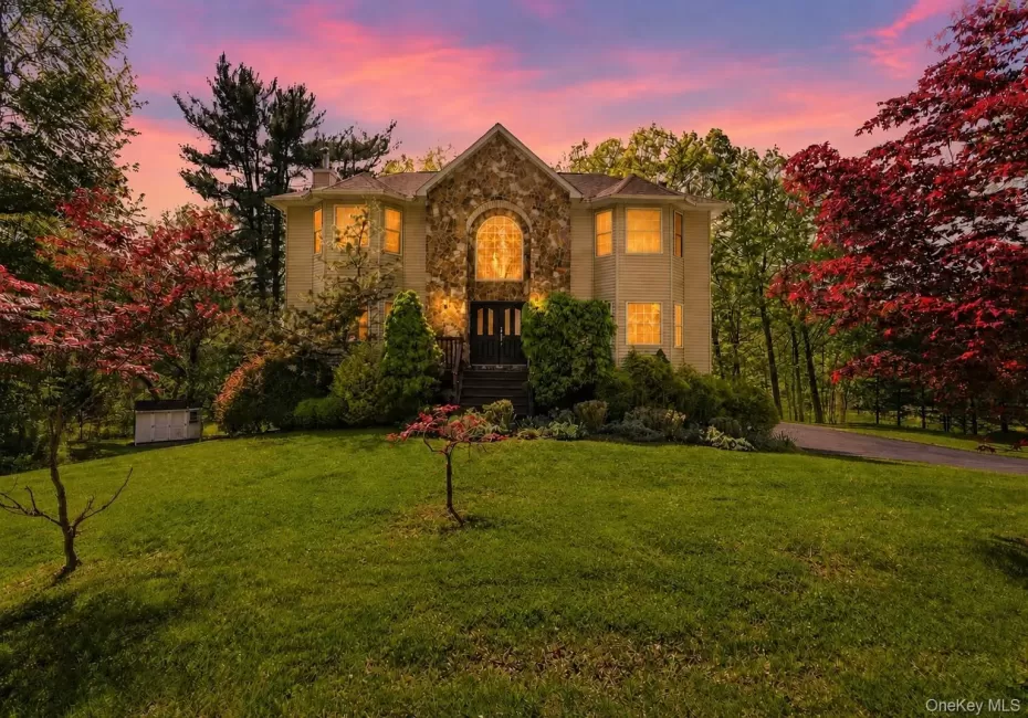 105 Hempstead Road, Ramapo, NY, 4 Bedrooms Bedrooms, 13 Rooms Rooms,2 BathroomsBathrooms,Residential,For Rent,Hempstead,0,995857 105 Hempstead Road, Ramapo, NY, 4 Bedrooms Bedrooms, 13 Rooms Rooms,2 BathroomsBathrooms,Residential,For Rent,Hempstead,0,995857