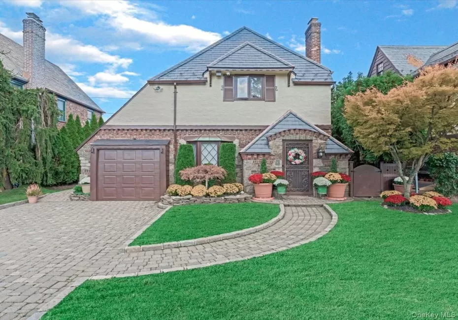 16 Kenilworth Road, North Hempstead, NY, 3 Bedrooms Bedrooms, 8 Rooms Rooms,2 BathroomsBathrooms,Residential,For Rent,Kenilworth,0,982341 16 Kenilworth Road, North Hempstead, NY, 3 Bedrooms Bedrooms, 8 Rooms Rooms,2 BathroomsBathrooms,Residential,For Rent,Kenilworth,0,982341